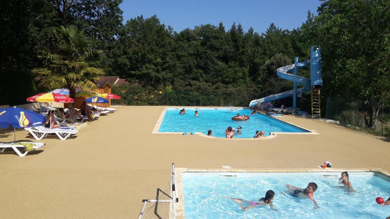 Hotel Camping Au Bois Dormant Chauffour-sur-Vell Exteriér fotografie