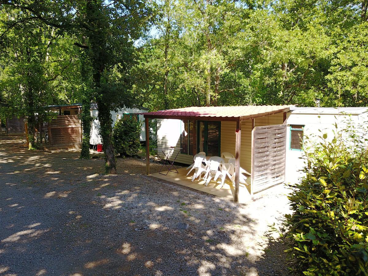 Hotel Camping Au Bois Dormant Chauffour-sur-Vell Exteriér fotografie