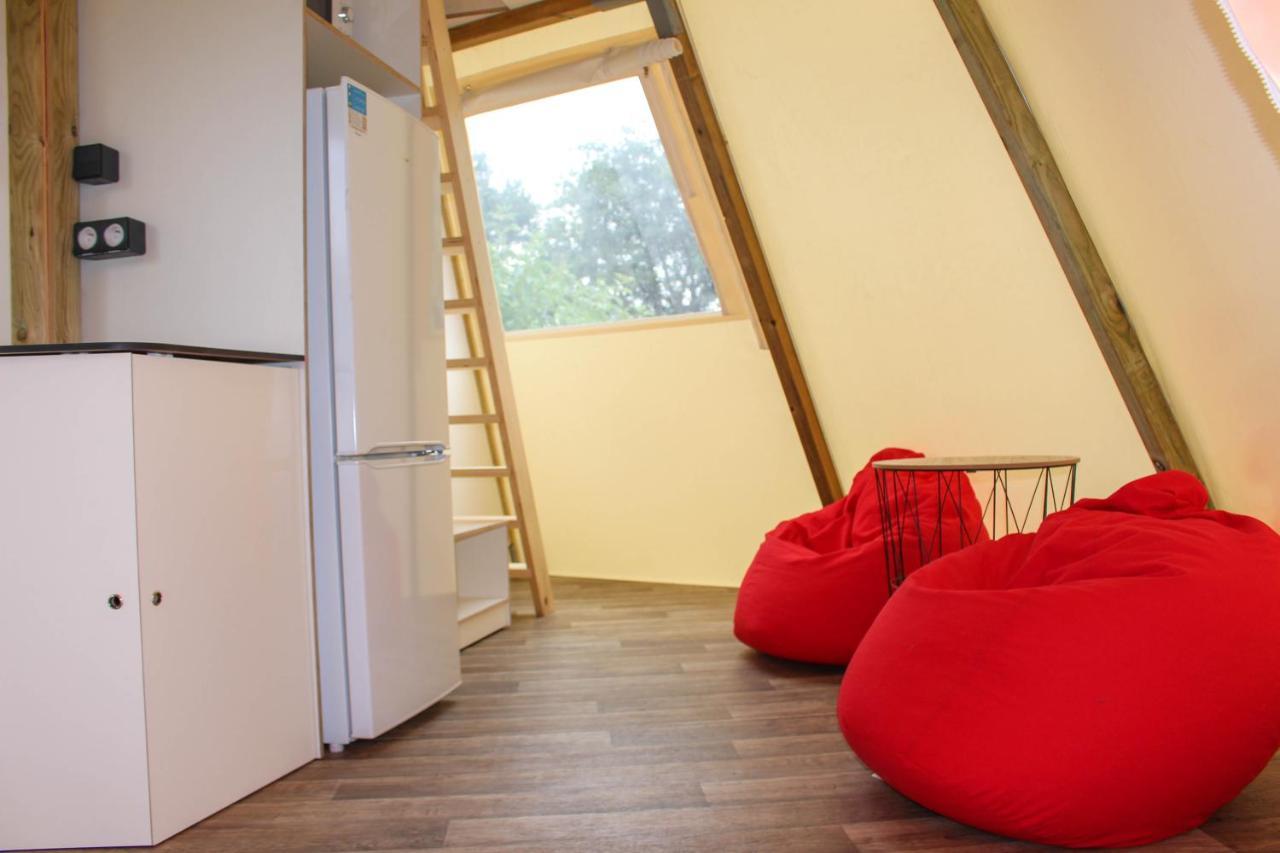 Hotel Camping Au Bois Dormant Chauffour-sur-Vell Exteriér fotografie