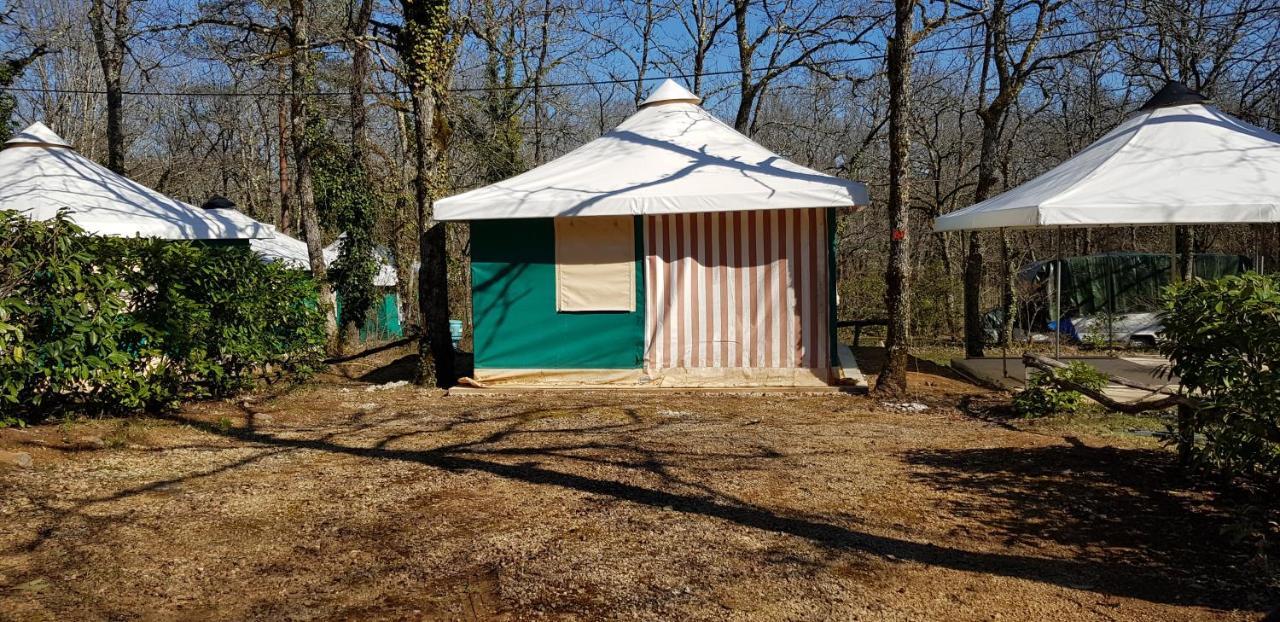 Hotel Camping Au Bois Dormant Chauffour-sur-Vell Exteriér fotografie