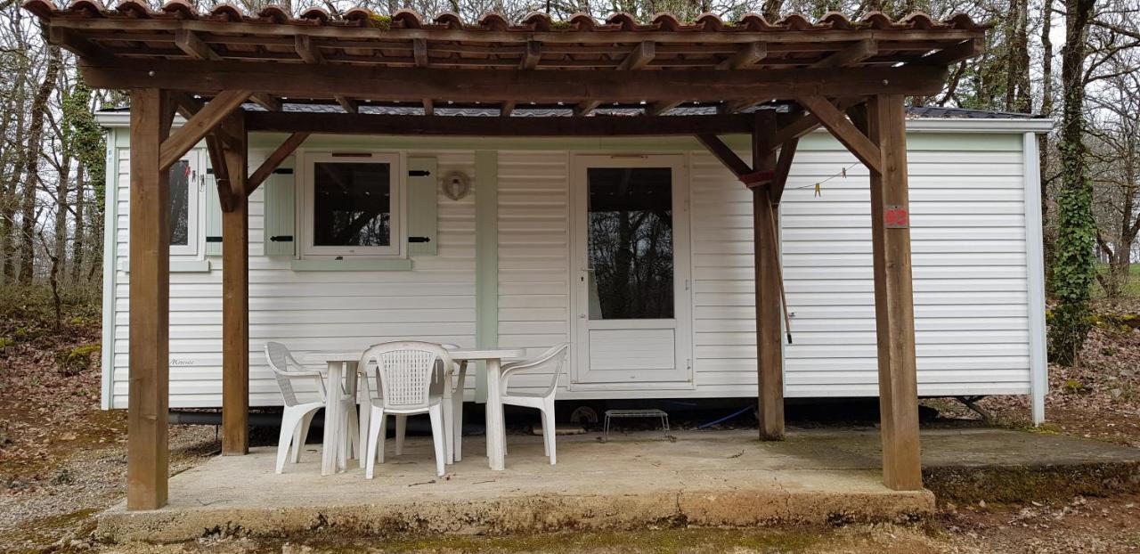 Hotel Camping Au Bois Dormant Chauffour-sur-Vell Exteriér fotografie