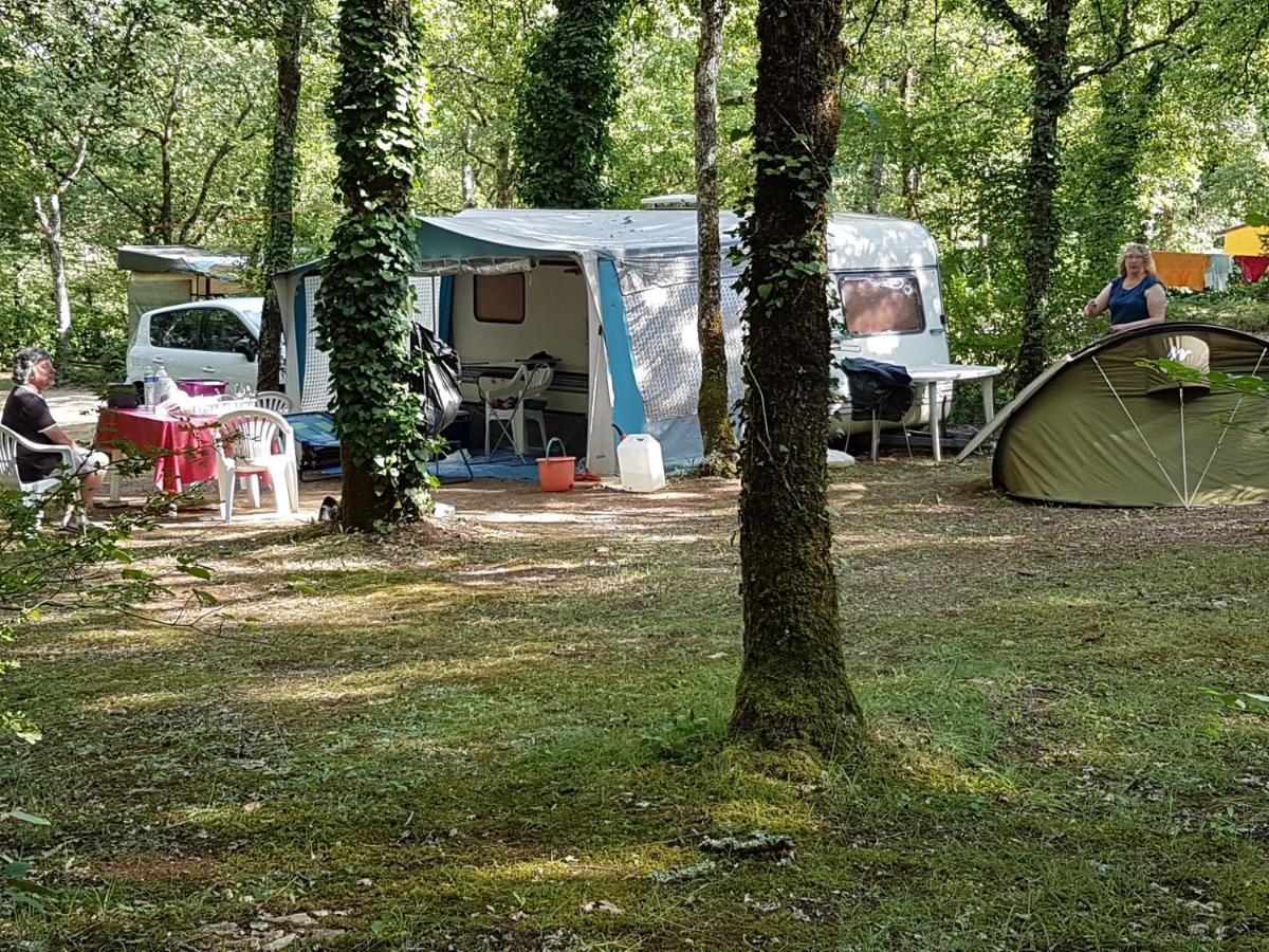 Hotel Camping Au Bois Dormant Chauffour-sur-Vell Exteriér fotografie